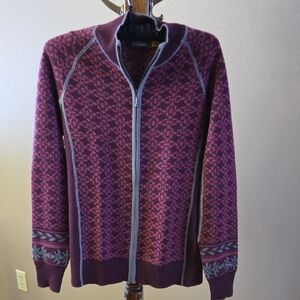 Cabelas Burgundy and Gray Patterned Sweater